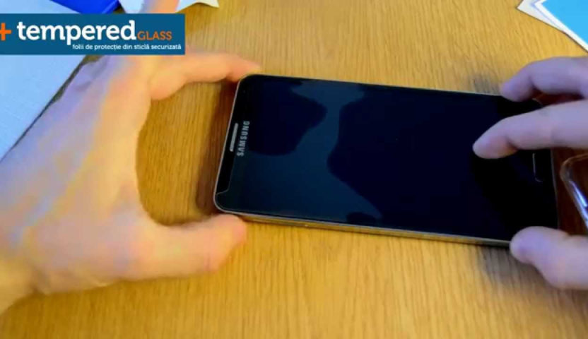 De ce sa mai aplicam sticla temper peste display-ul telefonului?